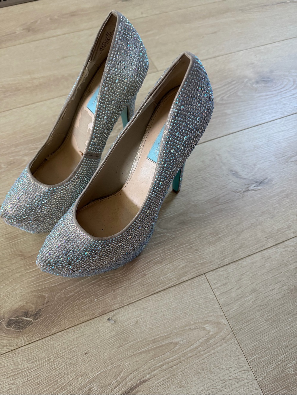 Betsey Johnson WISH Platform Wedding Crystals Bling Daffodil Pump Shoes 10 US - Picture 6 of 8